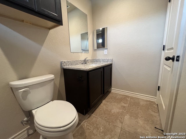 Listing photo id 21 for 6418 Luglio Ln