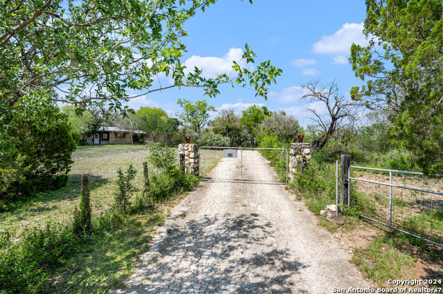 Details for 932 Toepperwein Rd, Converse, TX 78109