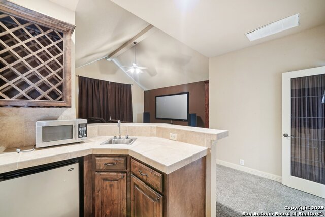 Listing photo id 25 for 518 Ruidosa Downs