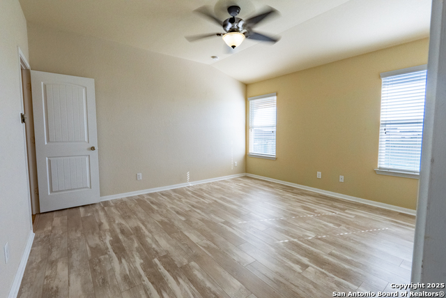 Image 15 of 34 For 734 Wolfeton Way