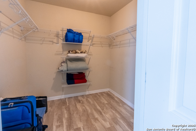 Image 18 of 34 For 734 Wolfeton Way