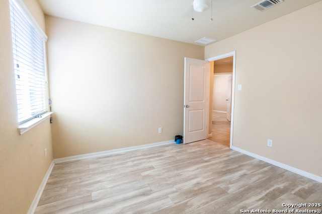 Image 20 of 34 For 734 Wolfeton Way