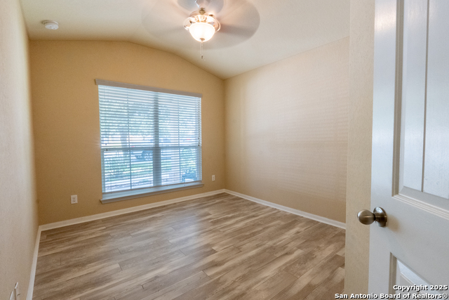 Image 24 of 34 For 734 Wolfeton Way