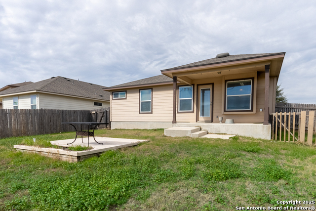 Image 29 of 34 For 734 Wolfeton Way