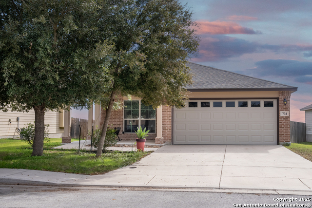 Image 3 of 34 For 734 Wolfeton Way