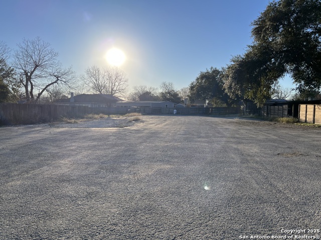 Details for 1208 Trail St, Floresville, TX 78114