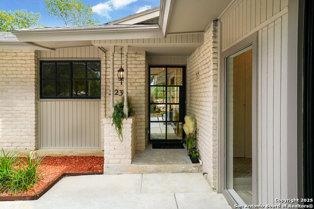 Listing photo id 1 for 2239 Orange Blossom St