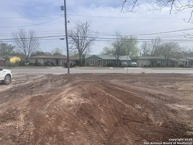 Image 15 of 18 For 3251 Woodlawn Ave W