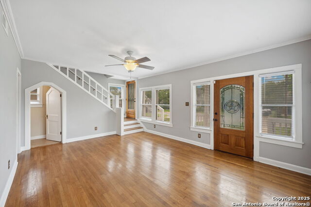 Image 3 of 23 For 707 Pine St N