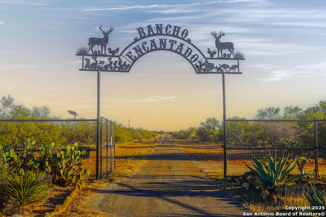 Image 2 of 120 For 9239 Fm 133  