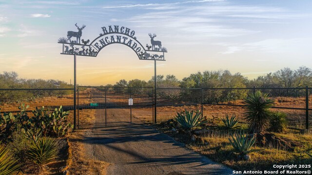 Image 3 of 120 For 9239 Fm 133  