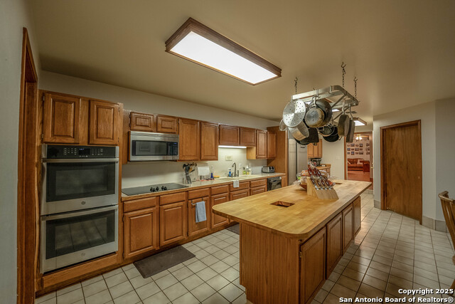 Image 46 of 120 For 9239 Fm 133  