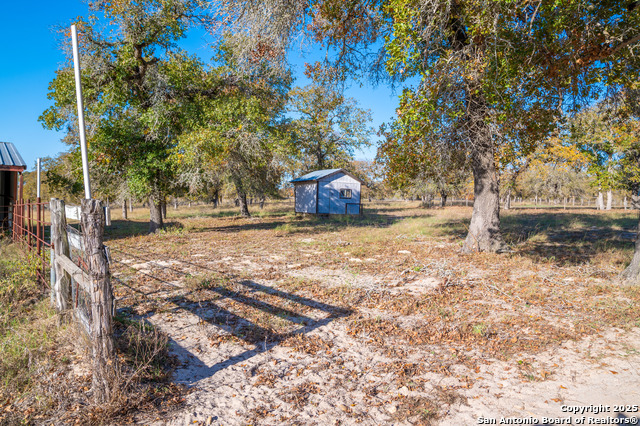 Listing photo id 22 for 847 Littlehorn Ln