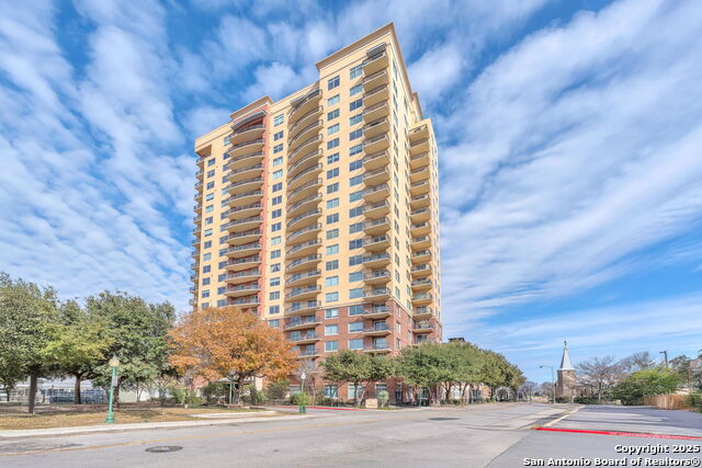 Details for 215 N Center St  908, San Antonio, TX 78202