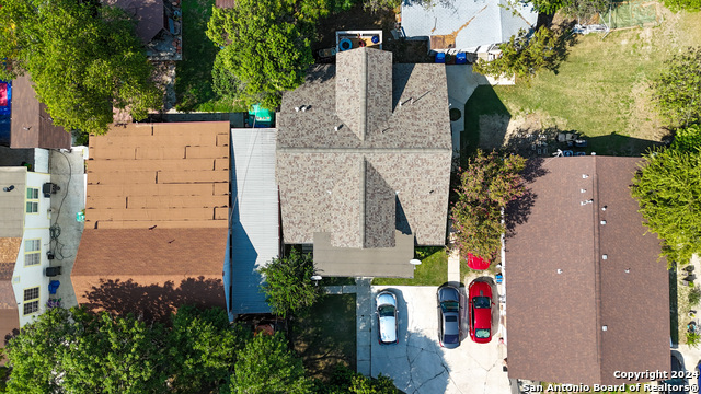 Listing photo id 5 for 1411 Summit Ave W
