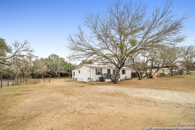 Details for 465 County Road 6753, Devine, TX 78016