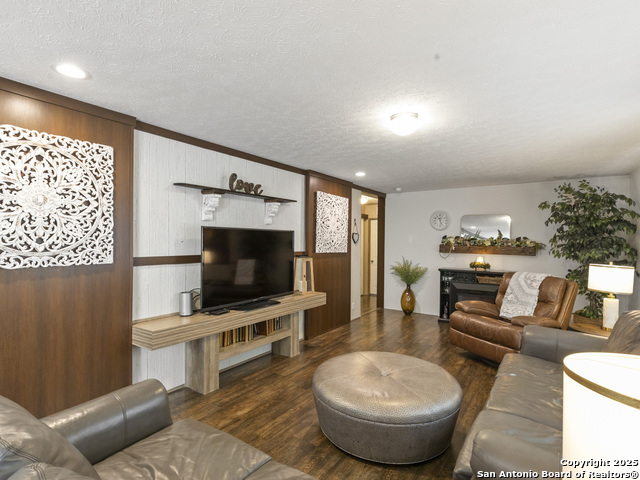 Listing photo id 2 for 838 County Road 669