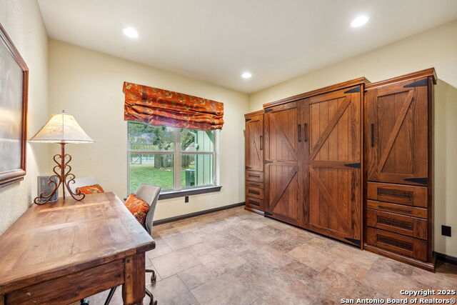 Listing photo id 18 for 219 Vista View