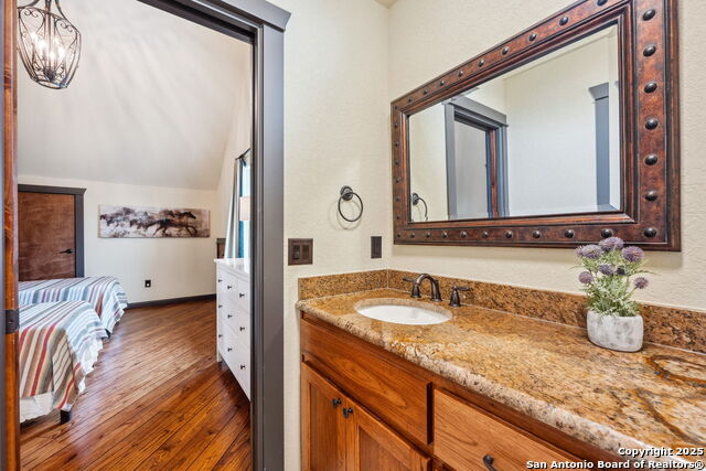 Listing photo id 21 for 219 Vista View