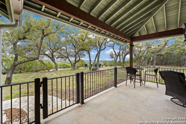 Listing photo id 24 for 219 Vista View