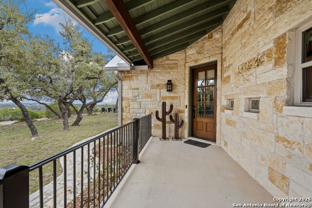 Listing photo id 3 for 219 Vista View