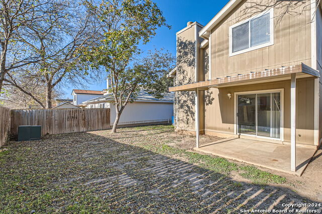 Listing photo id 20 for 12218 Stoney Cv