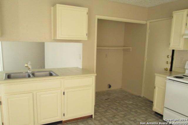 Image 4 of 8 For 4143 Sunrise Crest Dr