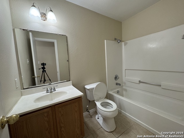 Listing photo id 11 for 10742 Shaencrossing