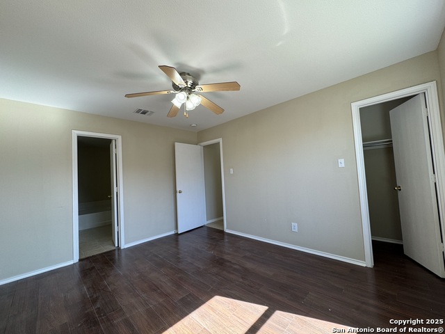 Listing photo id 17 for 10742 Shaencrossing