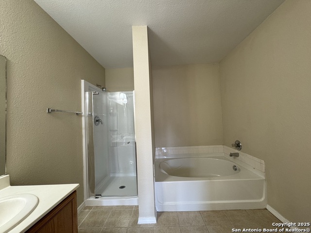 Listing photo id 20 for 10742 Shaencrossing