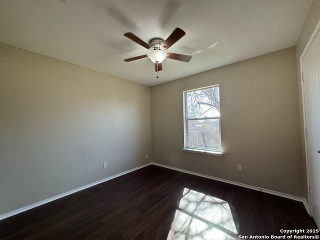 Listing photo id 25 for 10742 Shaencrossing