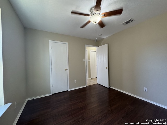 Listing photo id 29 for 10742 Shaencrossing