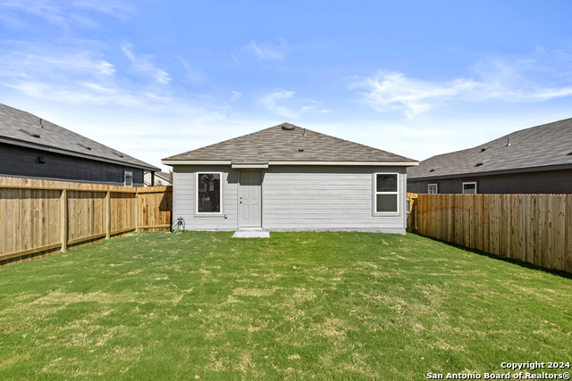 Listing photo id 10 for 20716 Olive Grove St
