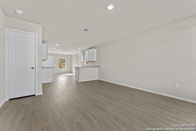 Listing photo id 3 for 20716 Olive Grove St