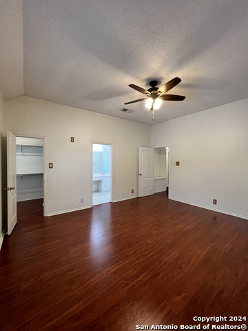 Listing photo id 13 for 15074 Preston Hollow