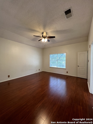 Listing photo id 3 for 15074 Preston Hollow