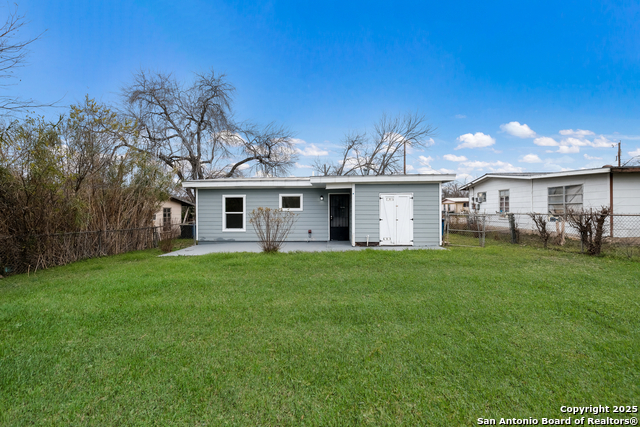 Listing photo id 26 for 631 Overhill Dr