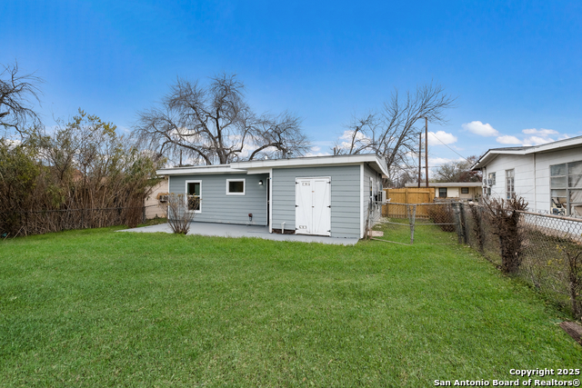 Listing photo id 27 for 631 Overhill Dr