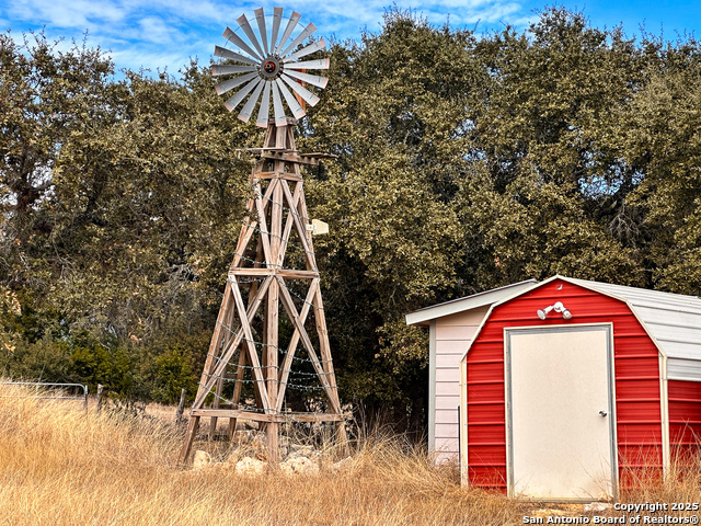 Listing photo id 8 for 180 Hondo Spur