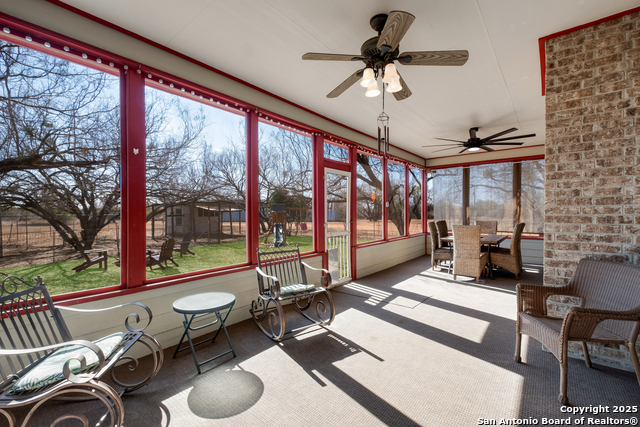 Listing photo id 17 for 885 County Road 640