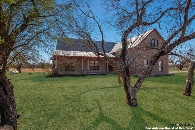 Listing photo id 1 for 885 County Road 640