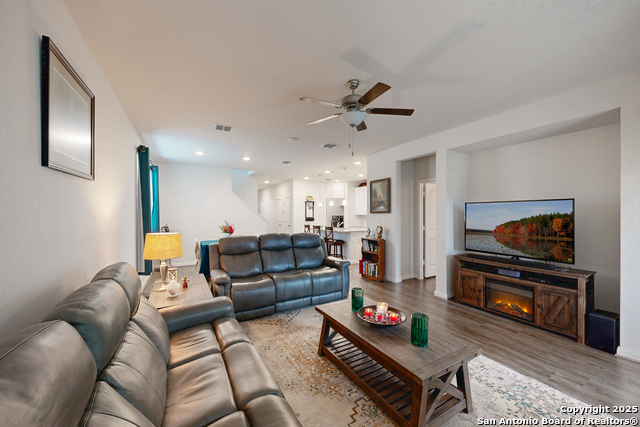 Listing photo id 27 for 8349 Morningside Pl