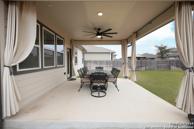 Listing photo id 5 for 8349 Morningside Pl