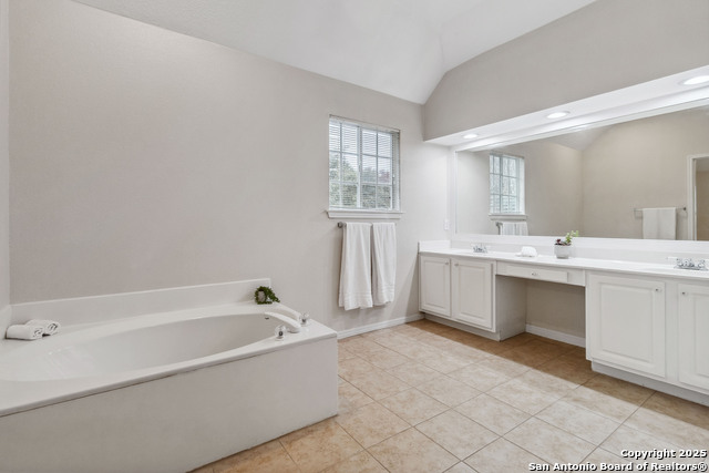 Listing photo id 26 for 8842 Goodwick Heights