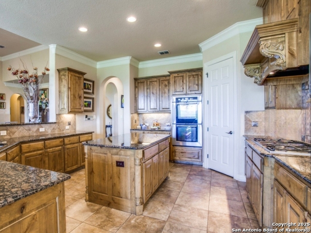 Listing photo id 11 for 334 Springside