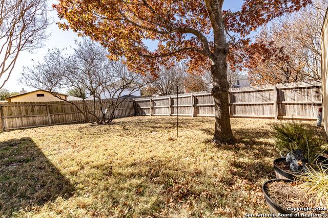 Listing photo id 35 for 9619 Krier Court