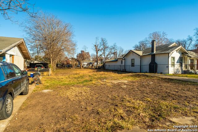 Listing photo id 44 for 231 Hermitage Ct