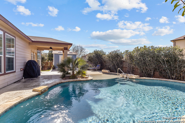 Listing photo id 39 for 109 Waterfall Ct