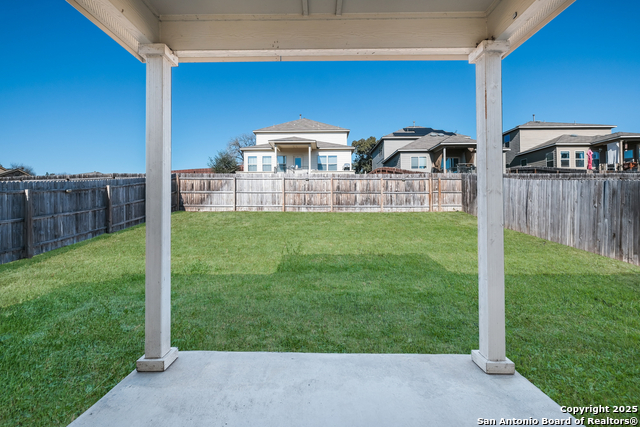 Listing photo id 26 for 10637 Jasmine Bluff