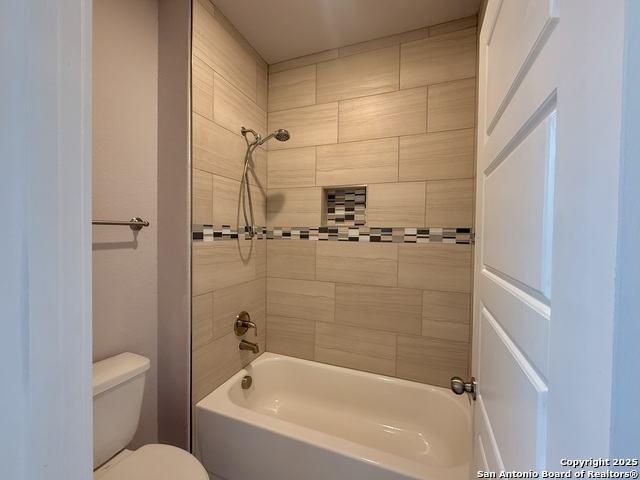 Listing photo id 13 for 6160 Eckhert Rd  1601